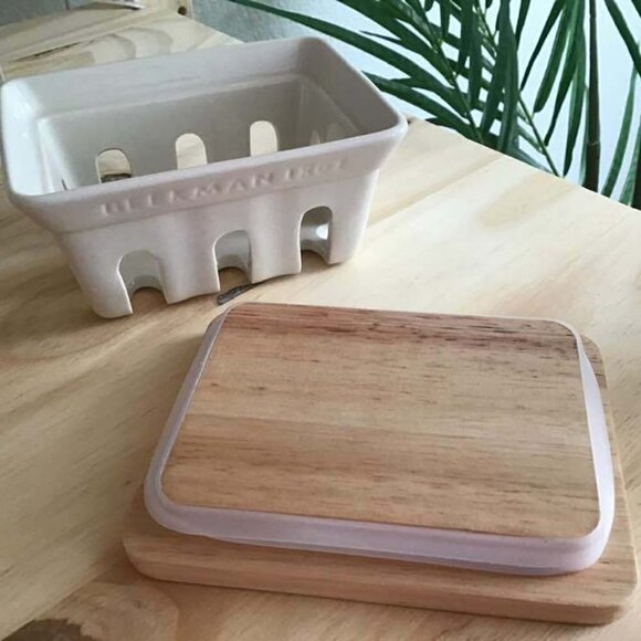 Beekman 1802 Ceramic Soap Dish & SUMMER GLOW palm size goat milk soap - NEW - Picture 2 of 10